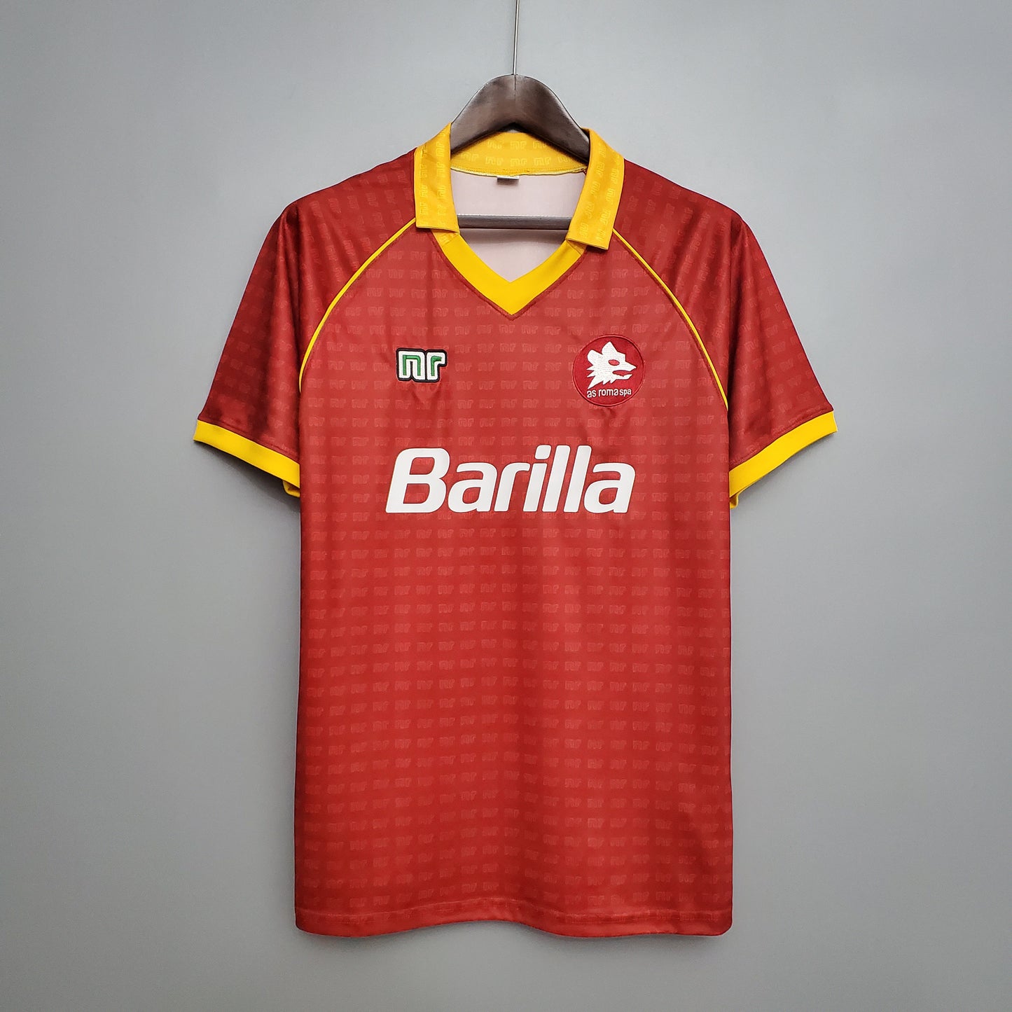 AS Roma “Barilla” 1987–89 — Camiseta home NR (Ennerre) granate (cuello amarillo)