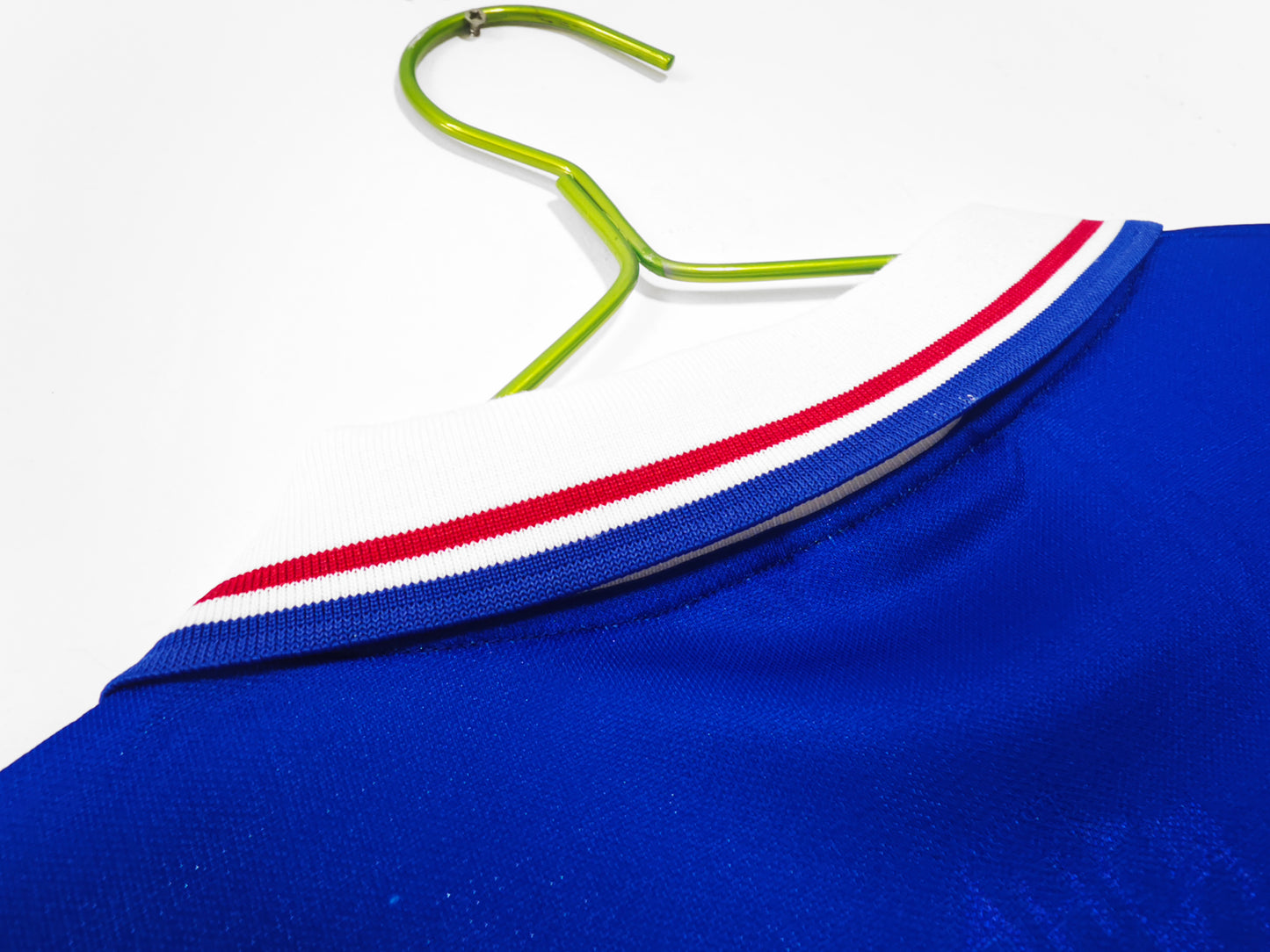 Camiseta Croacia Lotto Away 1998 – Azul con damero lateral (Francia ’98, era Šuker/Boban)