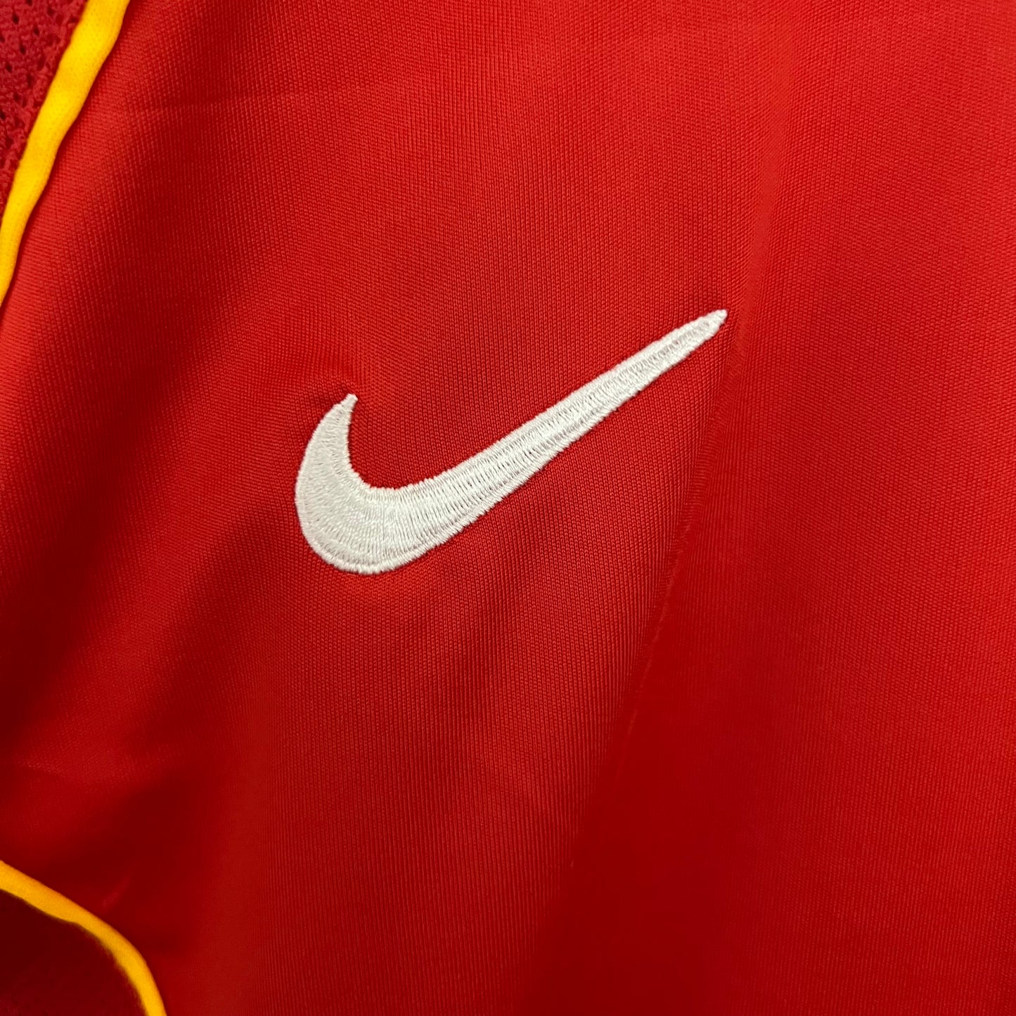 Arsenal “O2” 2004–05 — Camiseta home Nike roja (mangas blancas)