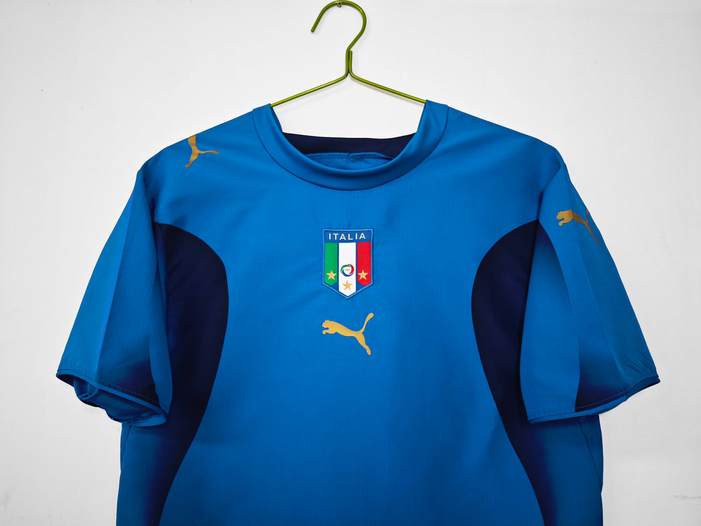 Camiseta Italia Puma Local 2003–2004 (Euro 2004) – Azzurra con logos dorados