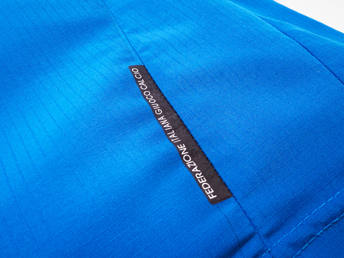 Camiseta Italia Puma Local 2003–2004 (Euro 2004) – Azzurra con logos dorados