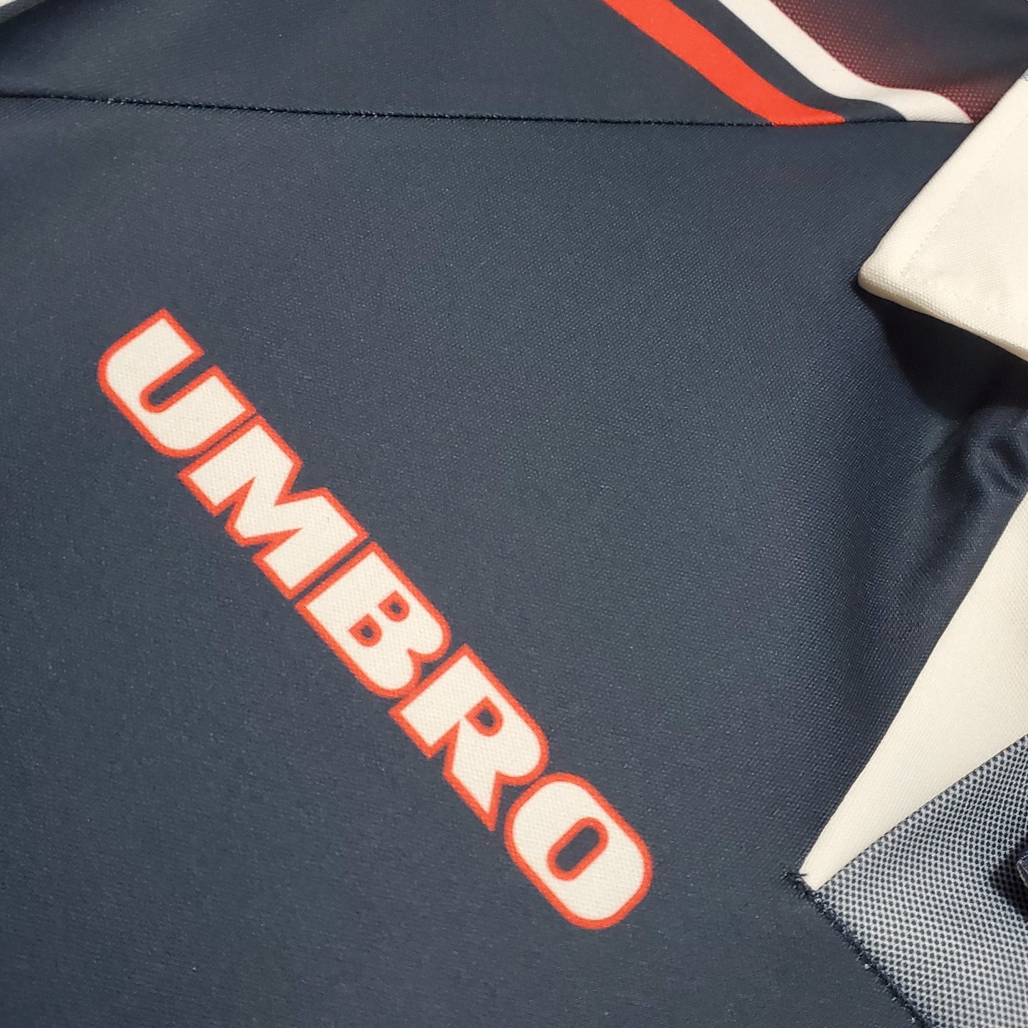Ajax 1998–99 Away “ABN•AMRO” — Umbro azul marino (School of Excellence)