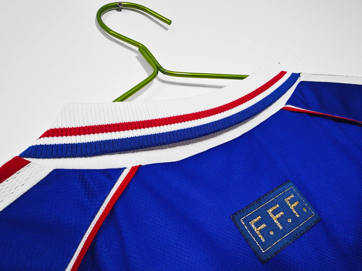Camiseta Francia adidas Azul (FFF) — Retro 2002–04 | Era Zidane, Manga con 3 franjas