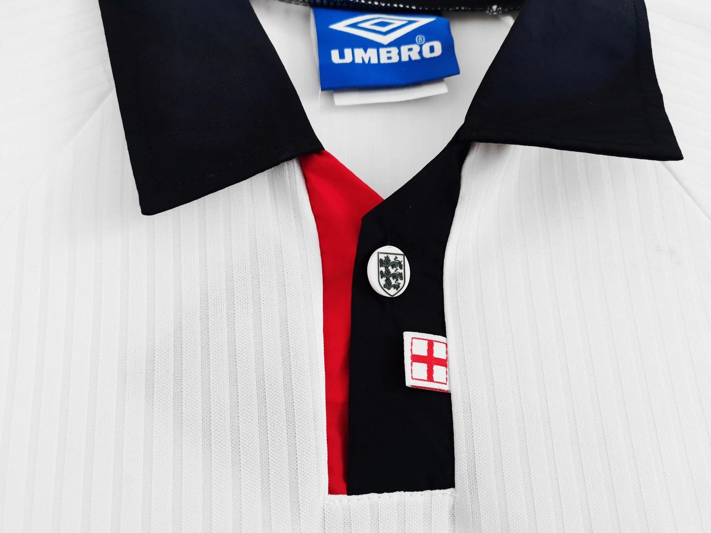Camiseta Inglaterra 1999–00 Training Blanca – Umbro (Era Euro 2000, Beckham & Shearer