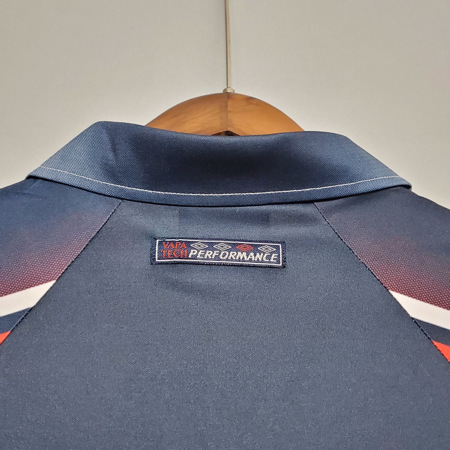 Ajax 1998–99 Away “ABN•AMRO” — Umbro azul marino (School of Excellence)
