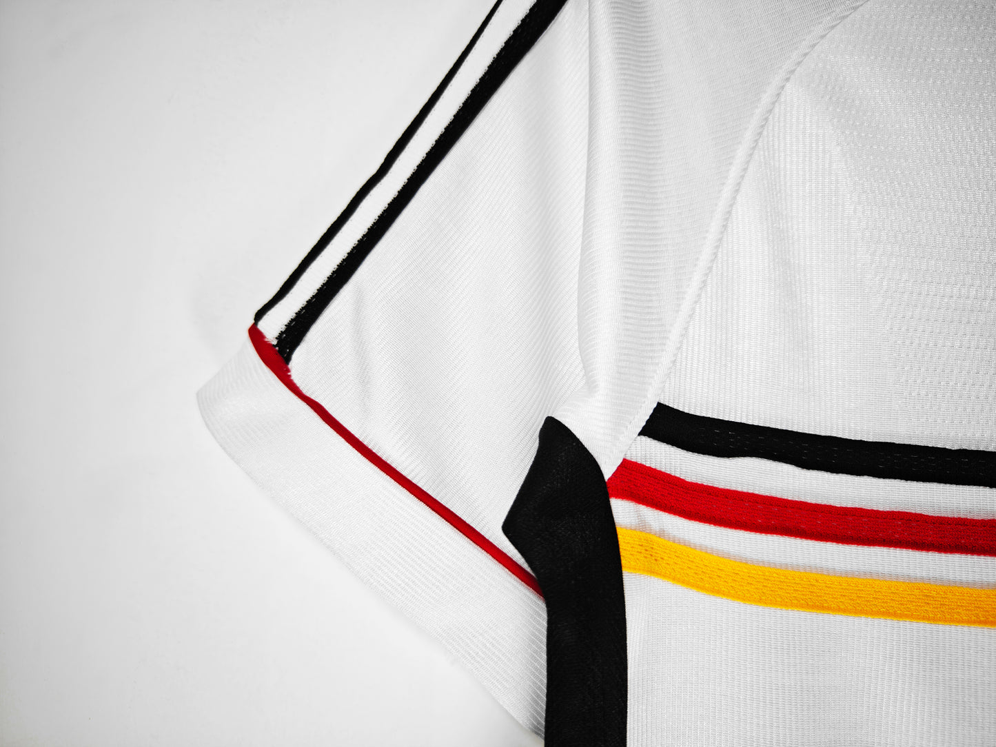 Camiseta Alemania adidas Local 2008/09 (Euro 2008) – Blanca con franja tricolor en el pecho – Climacool