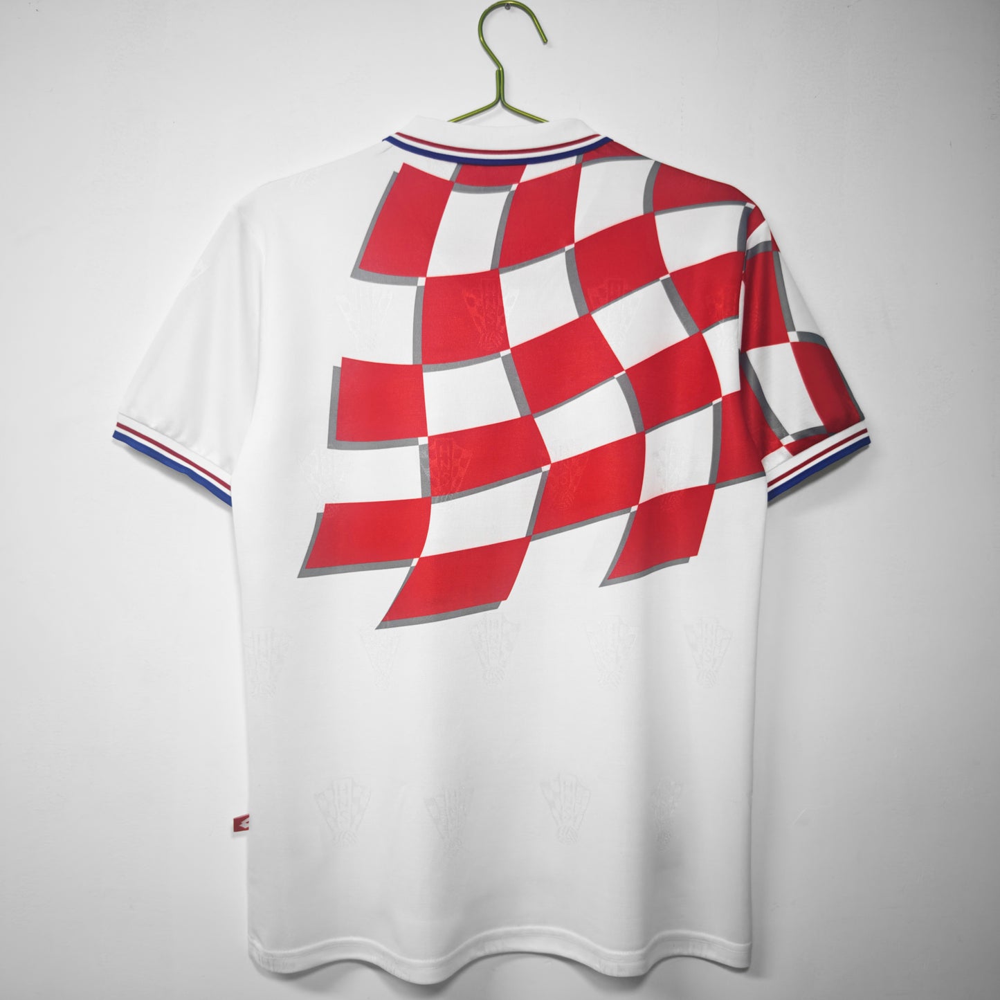 Camiseta Croacia Lotto Home 1998 – Francia ’98, “šahovnica” ondulada (era Šuker/Boban)
