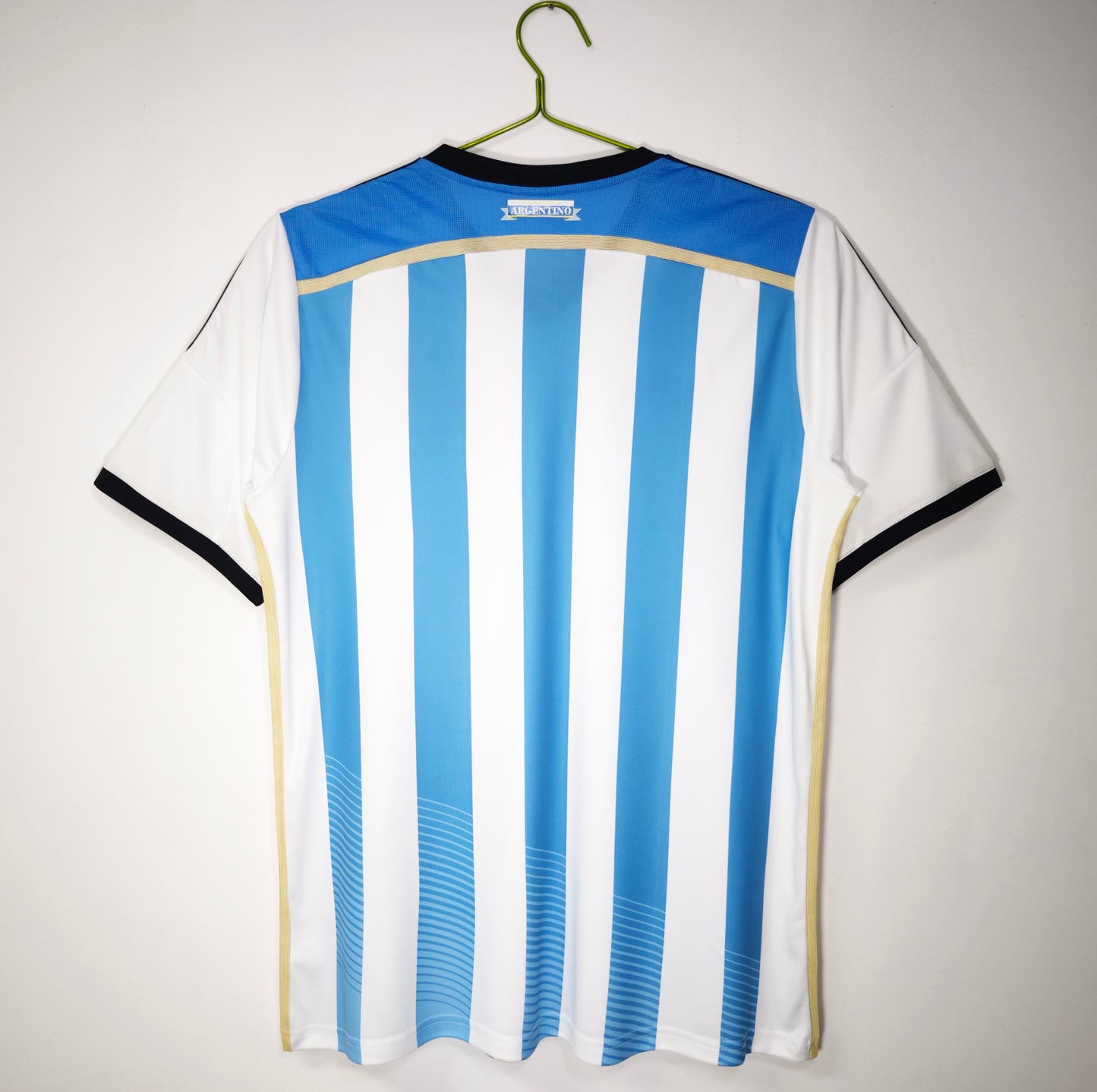Camiseta Argentina adidas Local 2014/15 (Brasil 2014) – Rayas celeste/blanco con detalles dorados – Climacool