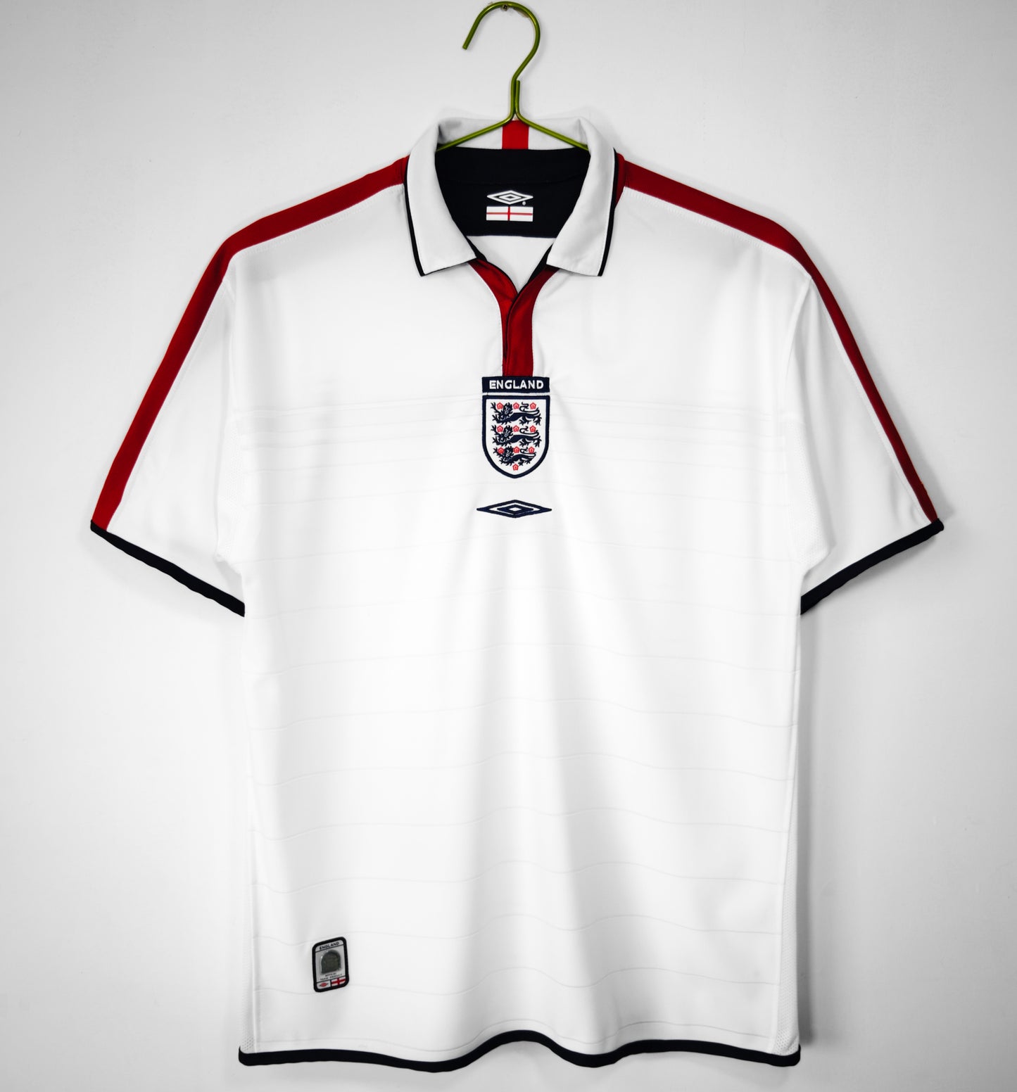 Camiseta Inglaterra Umbro Local 2001–2003 – Blanca con paneles rojos (Mundial 2002)