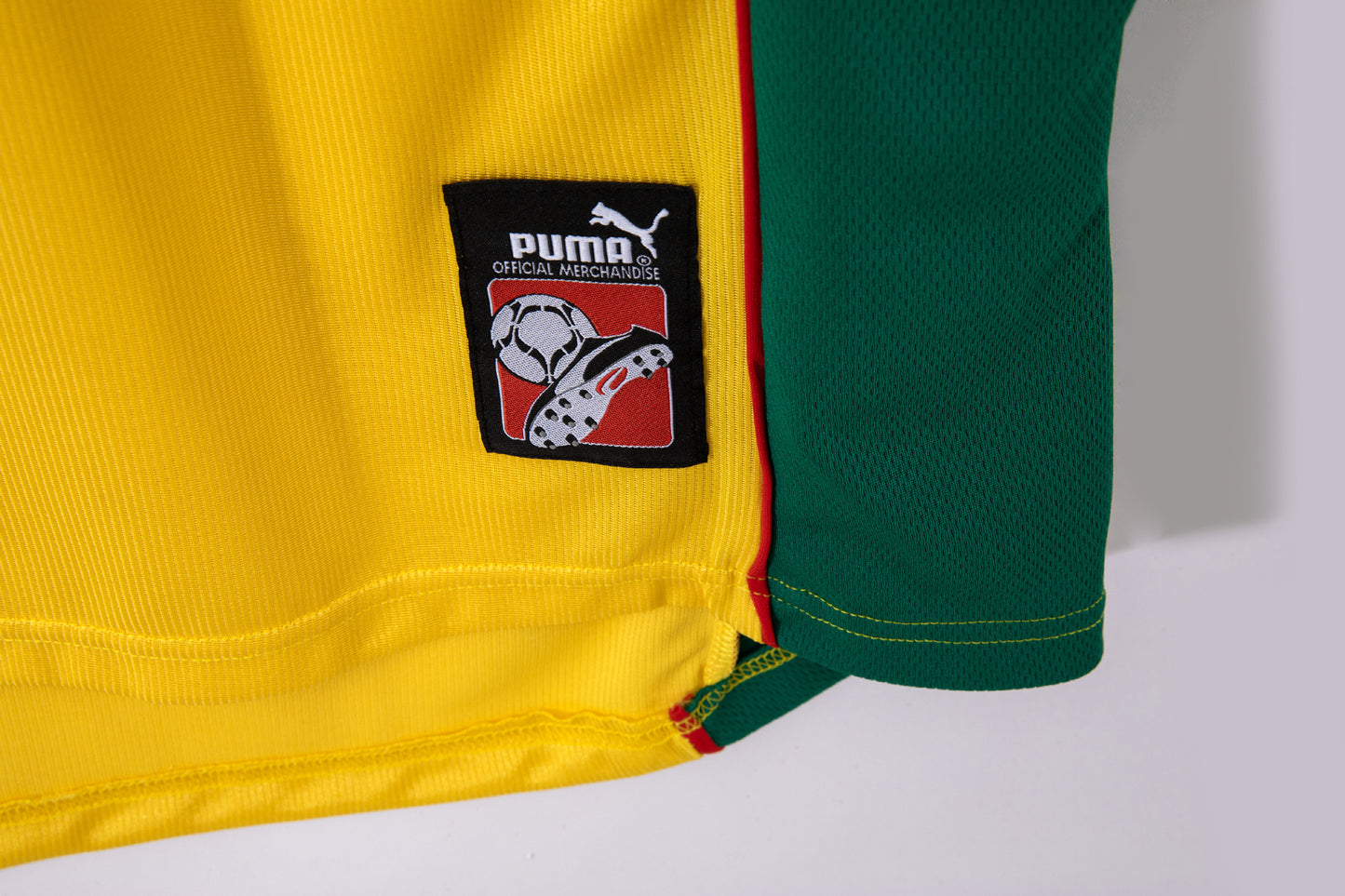 Camiseta Camerún Puma Visitante 2002–2004 – Amarilla/Verde – Leones Indomables