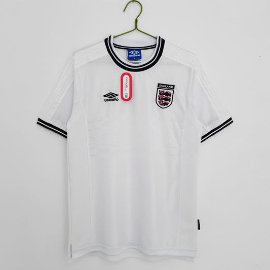 Inglaterra Umbro — Home blanca 2010-12 | “Tailored by Umbro”, minimalismo clásico