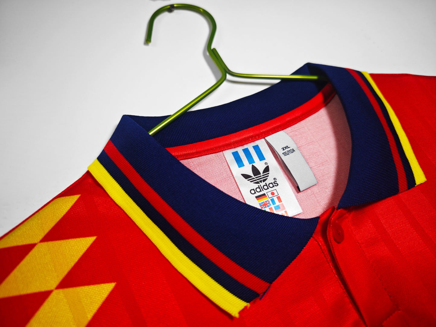 Camiseta España adidas Home 1994–1996 (USA ’94) | Roja con franja de rombos y cuello polo