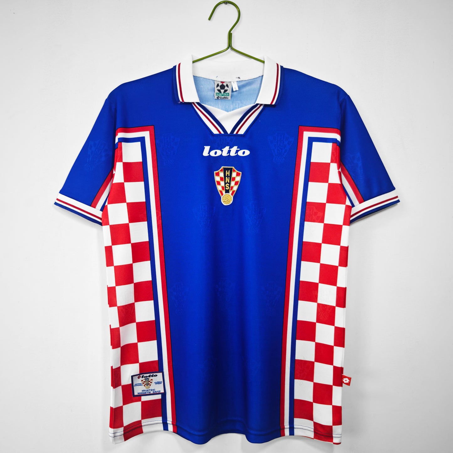 Camiseta Croacia Lotto Away 1998 – Azul con damero lateral (Francia ’98, era Šuker/Boban)