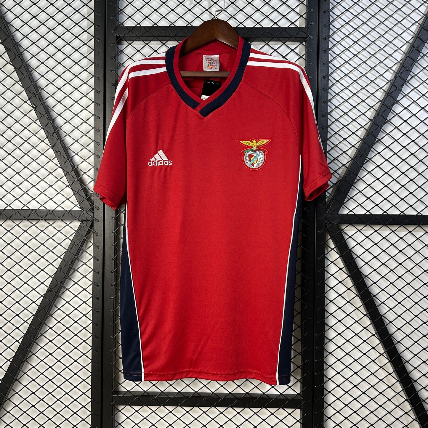 SL Benfica 2001–02 — Camiseta home Adidas roja (sin sponsor)