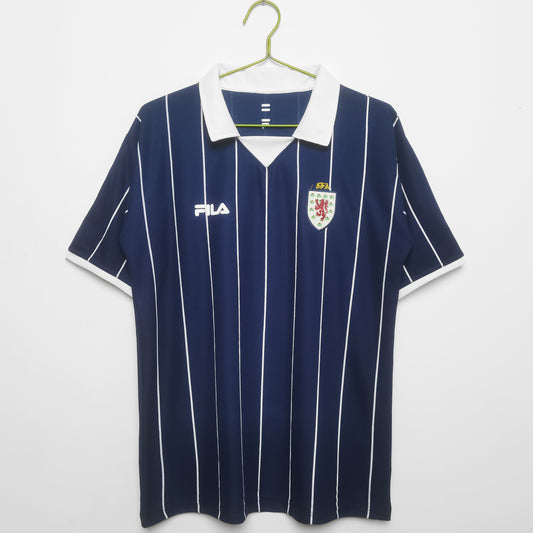 Escocia 2002–04 Fila — Home azul marino pinstripes | Clasificatorias Euro 2004, gol de McFadden a Países Bajos