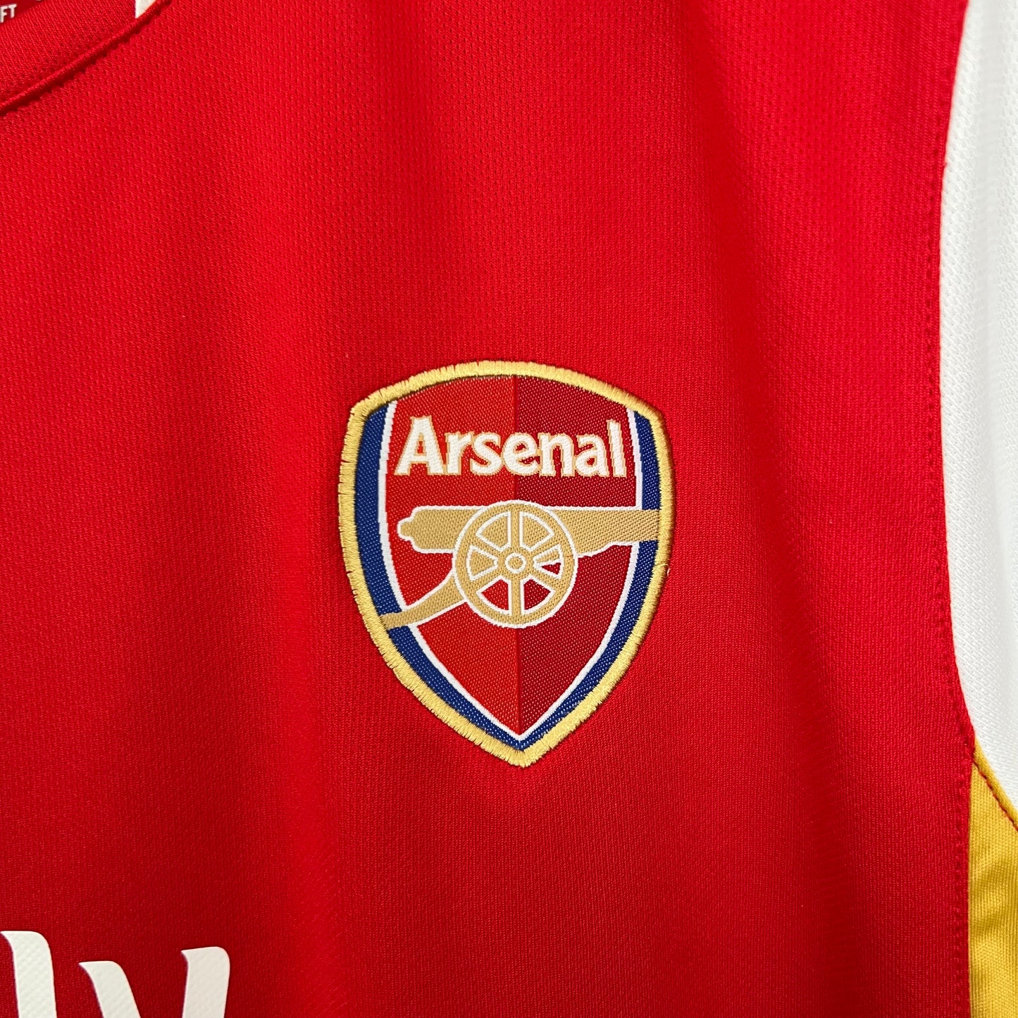 Arsenal “Fly Emirates” 2006–08 — Camiseta home Nike roja (mangas blancas)