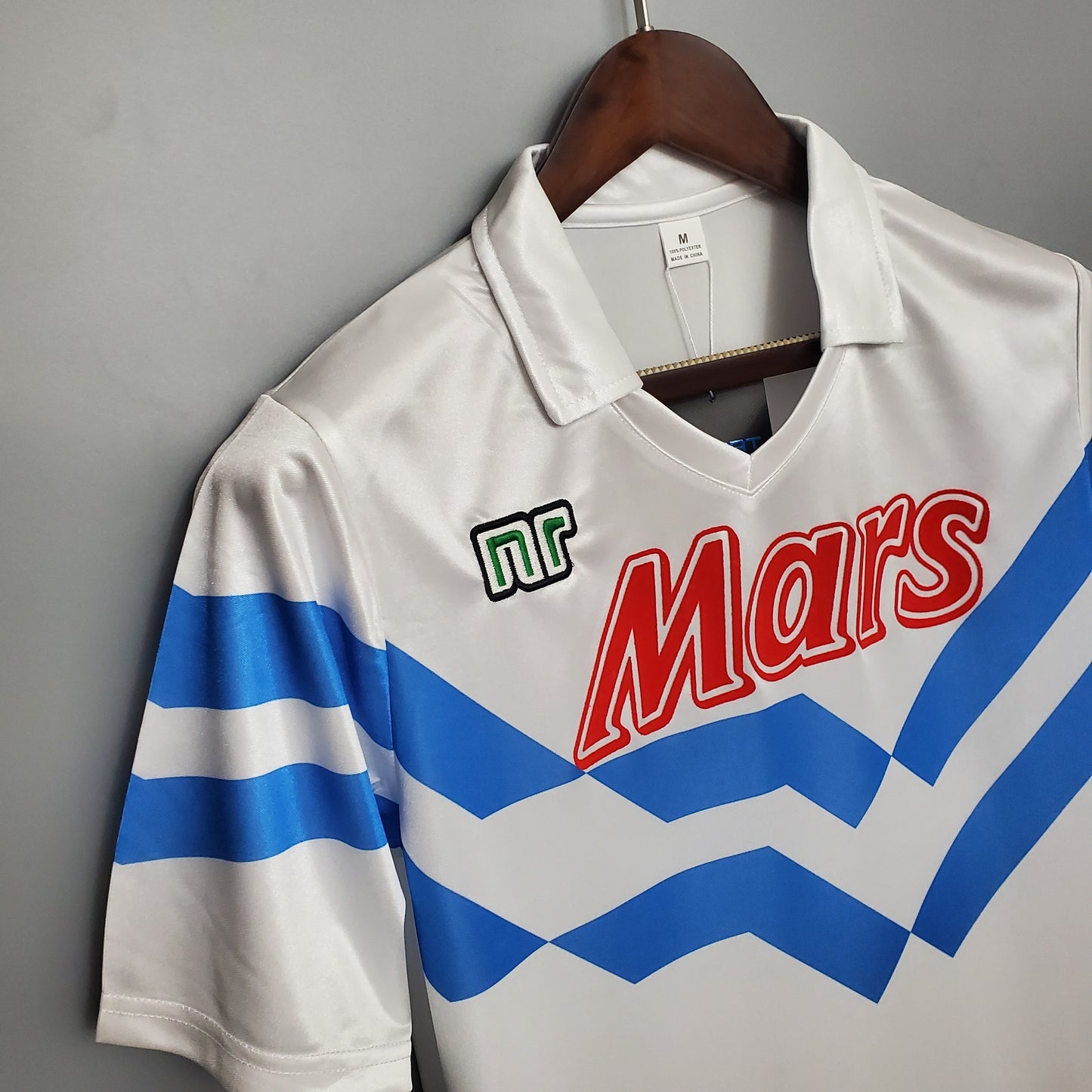 Napoli “Mars” 1988–89 — Camiseta away Ennerre (NR) blanca con chevrones azules