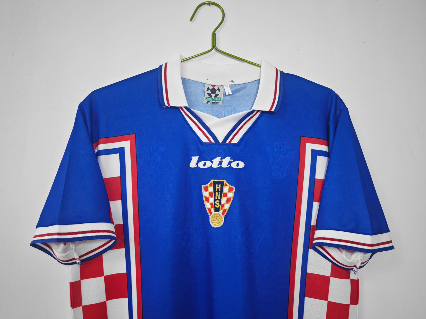 Camiseta Croacia Lotto Away 1998 – Azul con damero lateral (Francia ’98, era Šuker/Boban)