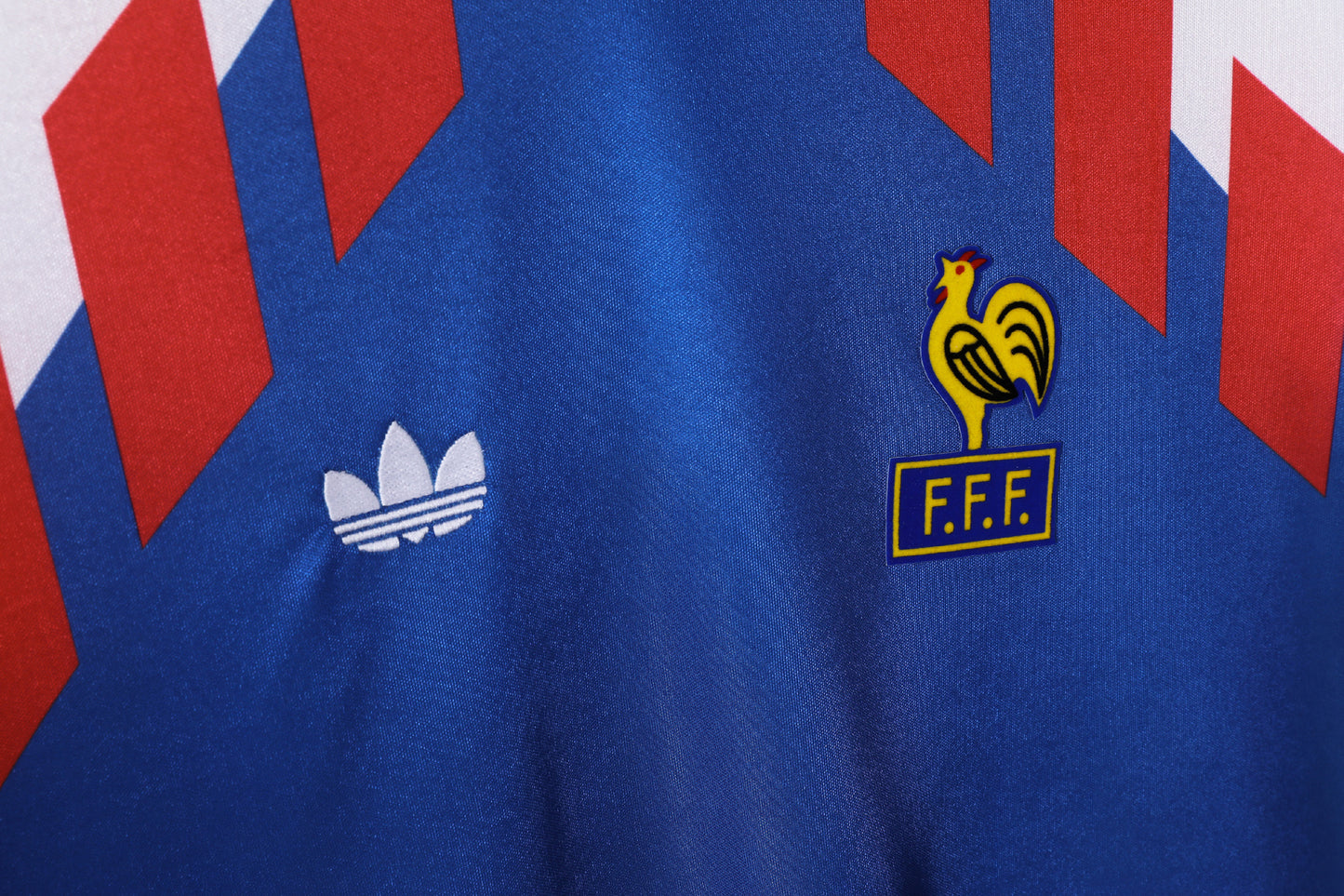 Camiseta Francia adidas Local finales 80s (1988–1990 aprox.) – Azul con chevrons rojos