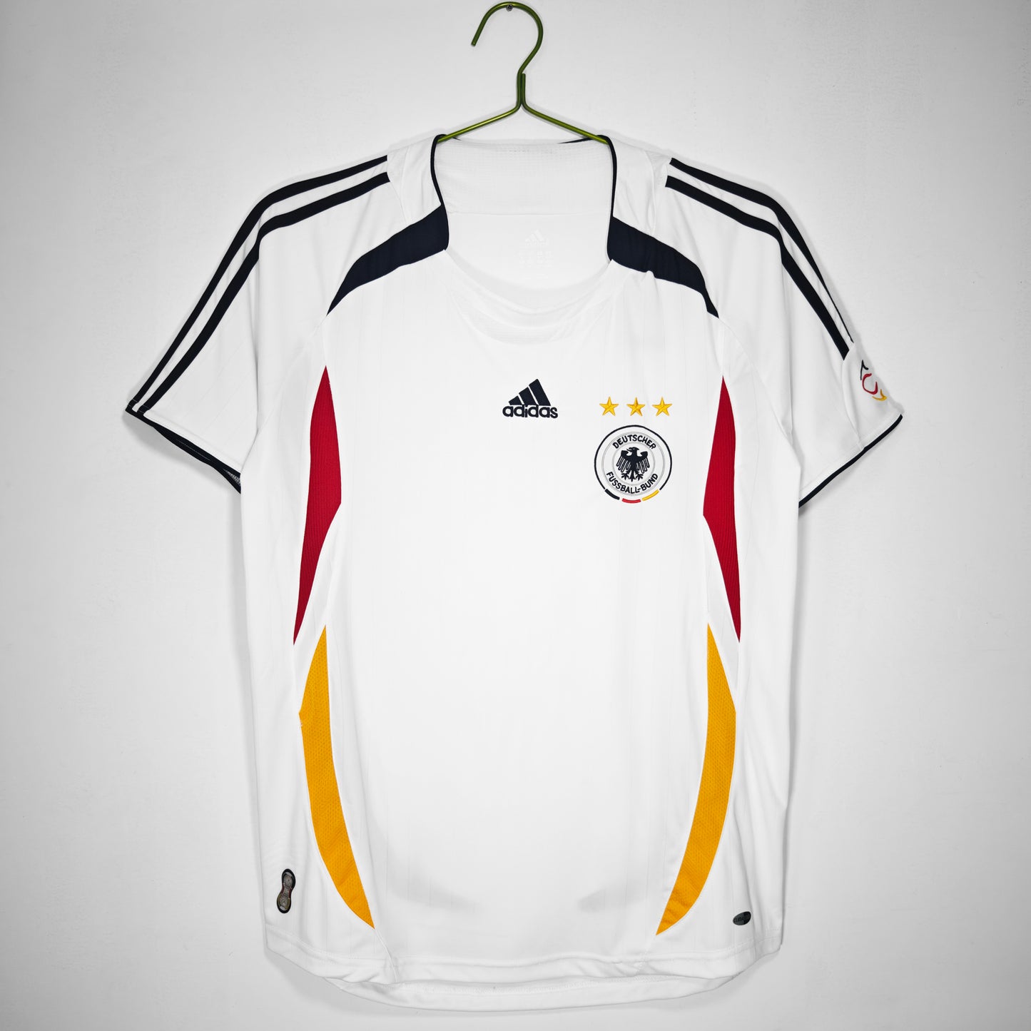 Camiseta Alemania adidas Local 2006/07 (Mundial 2006) – Blanca con detalles negro/rojo/amarillo – Climacool