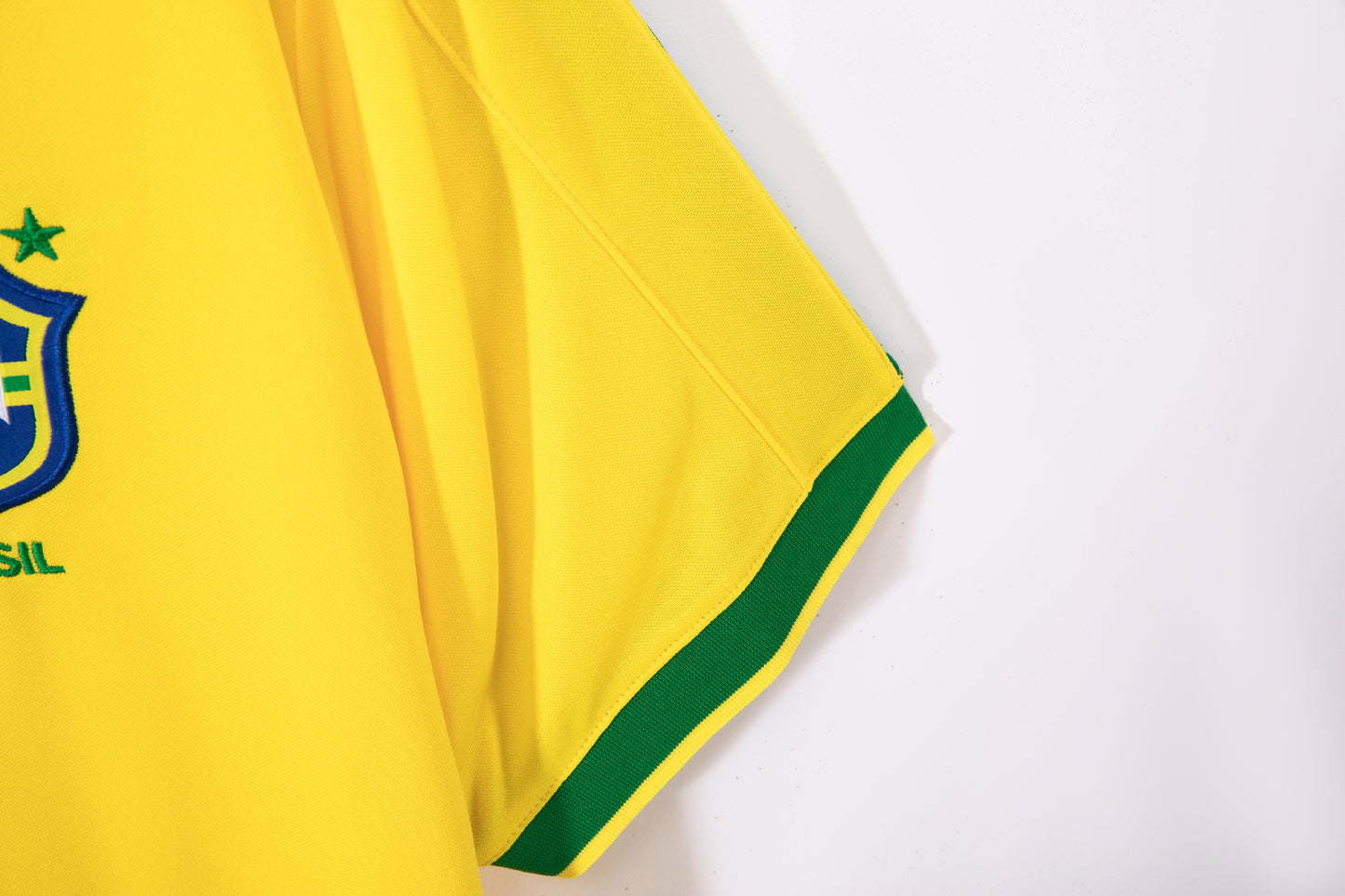 Camiseta Brasil Nike Local 2002–2004 – Amarilla con cuello polo verde (5 estrellas) – NikeFIT