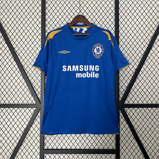 Chelsea “Samsung Mobile” Centenario 2005–06 — Camiseta home Umbro azul (detalles dorados)