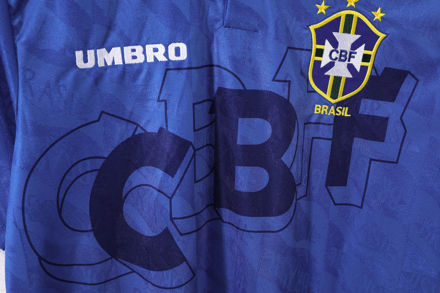 Camiseta Brasil Umbro Visitante 1995–1996 – Azul con cuello polo (4 estrellas)
