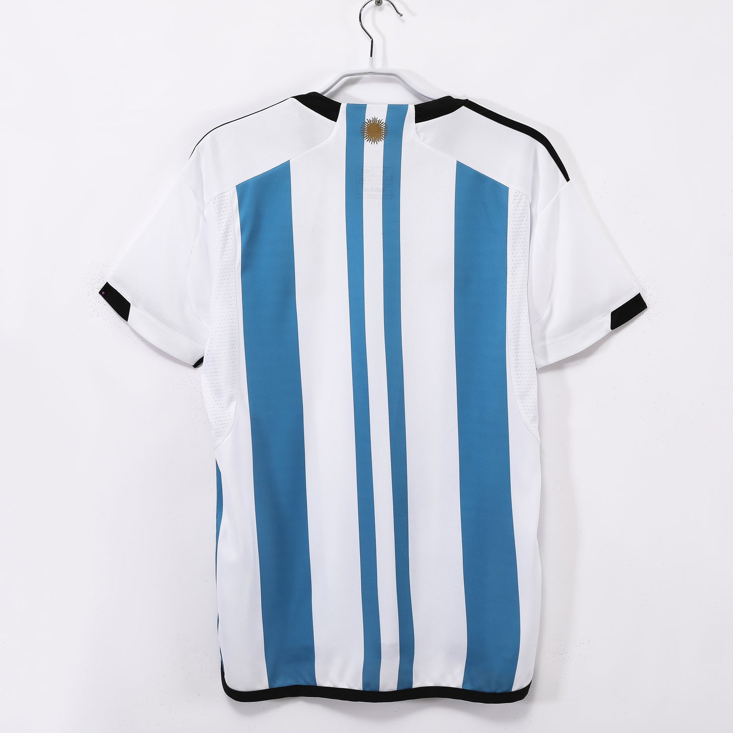 Camiseta Argentina adidas Local 2022 (Qatar) – Rayas Celeste/Blanco, 2 estrellas – AEROREADY