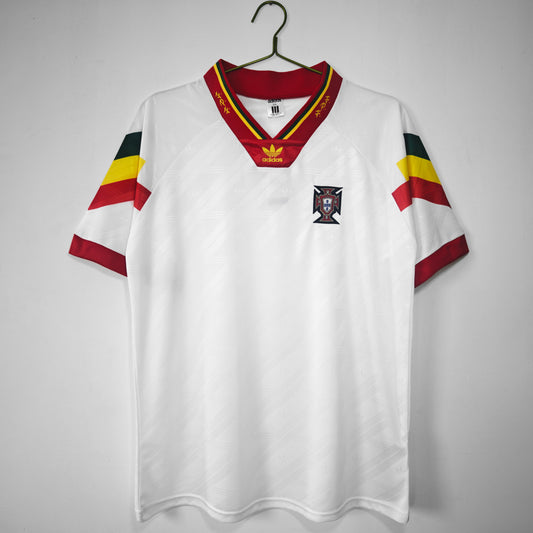 Camiseta Portugal Adidas Away 1992–94 – Blanca con franjas tricolor en mangas (era Rui Costa/Figo)