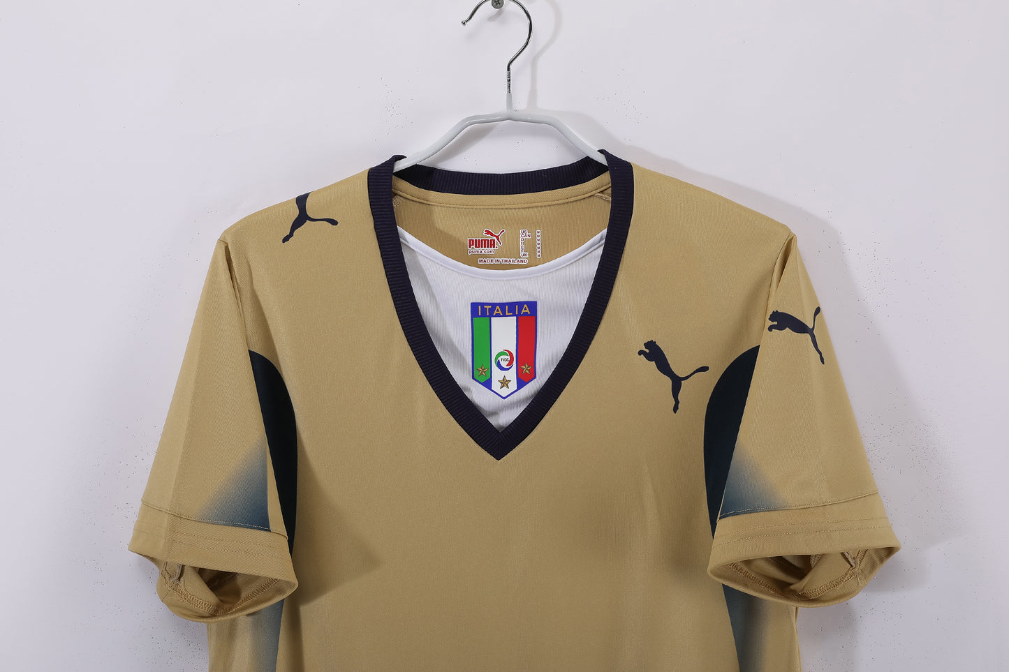 Camiseta Italia Puma Tercera Oro 2006–2007 – Cuello en V – Original