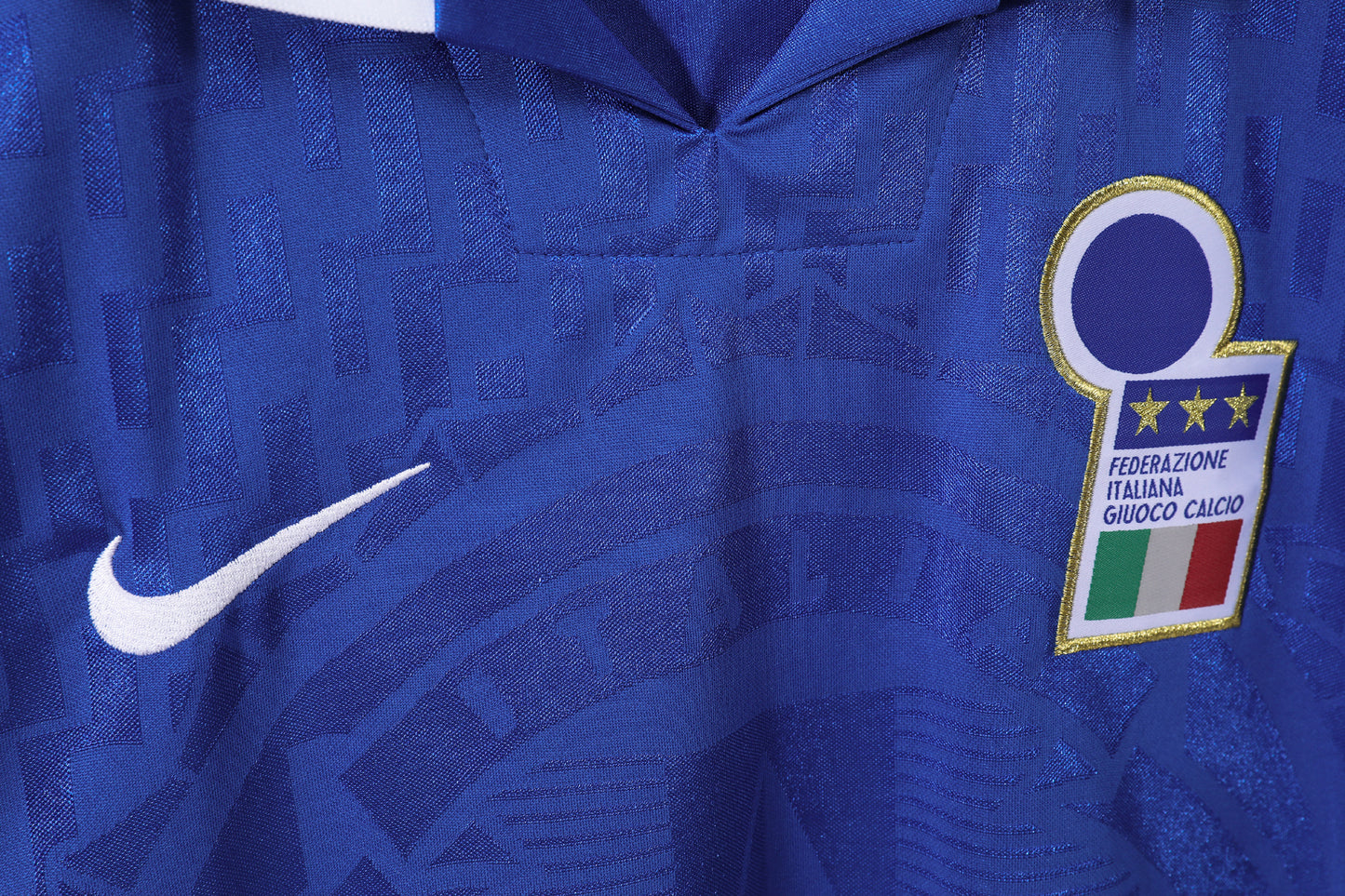 Camiseta Italia Nike Local 1998 Centenario (Francia ’98) – Cuello polo blanco