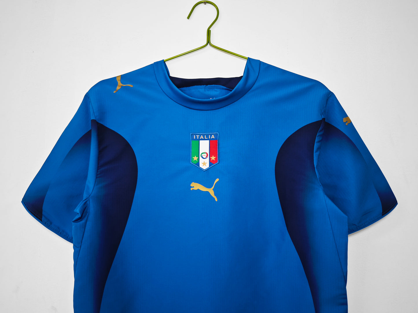 Camiseta Italia Puma Local 2003–2004 (Euro 2004) – Azzurra con logos dorados