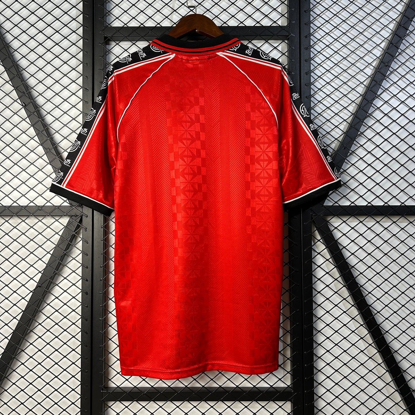 RCD Mallorca “Spanair” 1996–98 — Camiseta home Tenth roja (cinta en mangas)