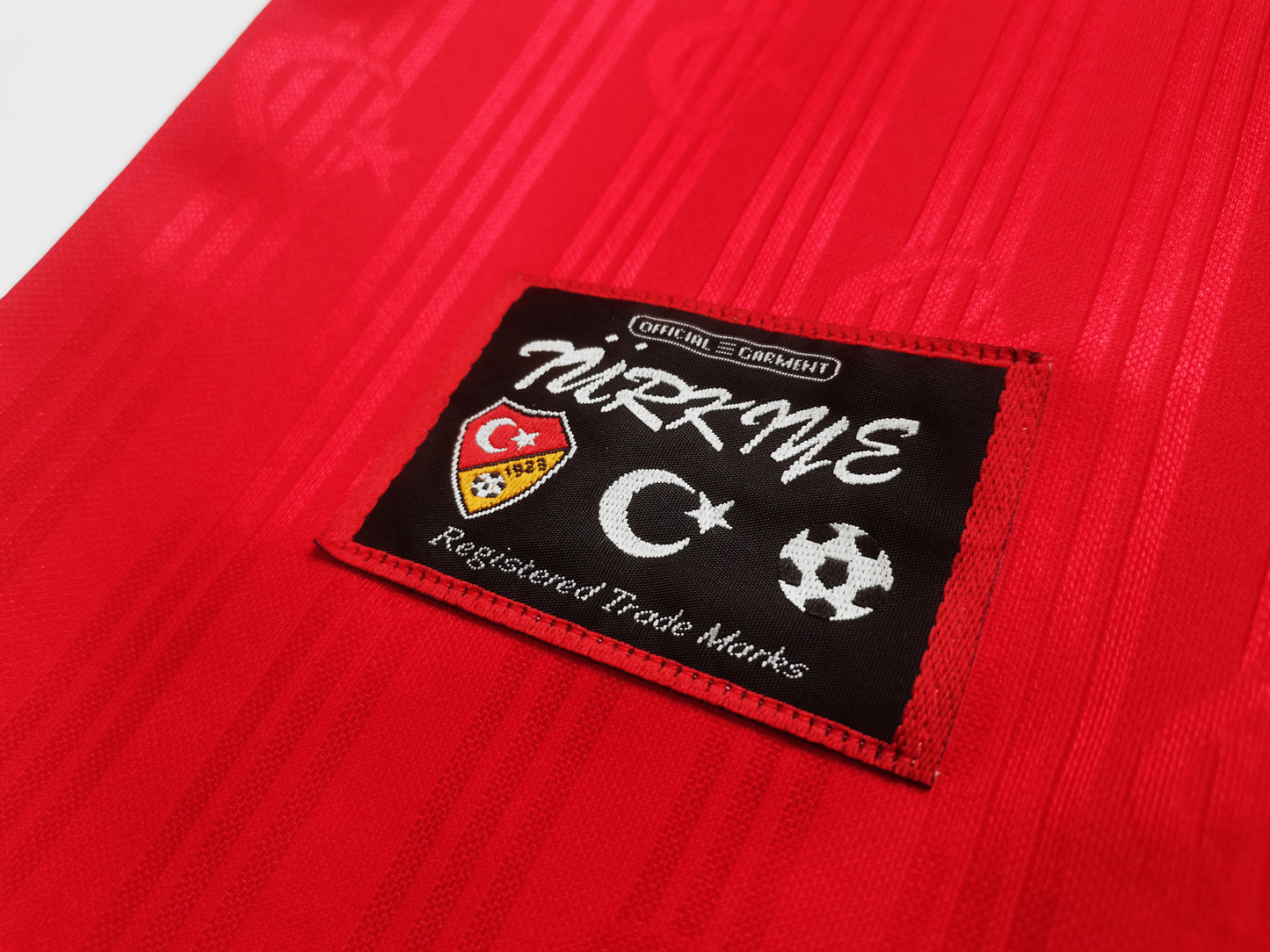 Turquía TFF adidas — Home rojo | Estilo mediados 90s, era Euro ’96 (Hakan Şükür & Rüştü)