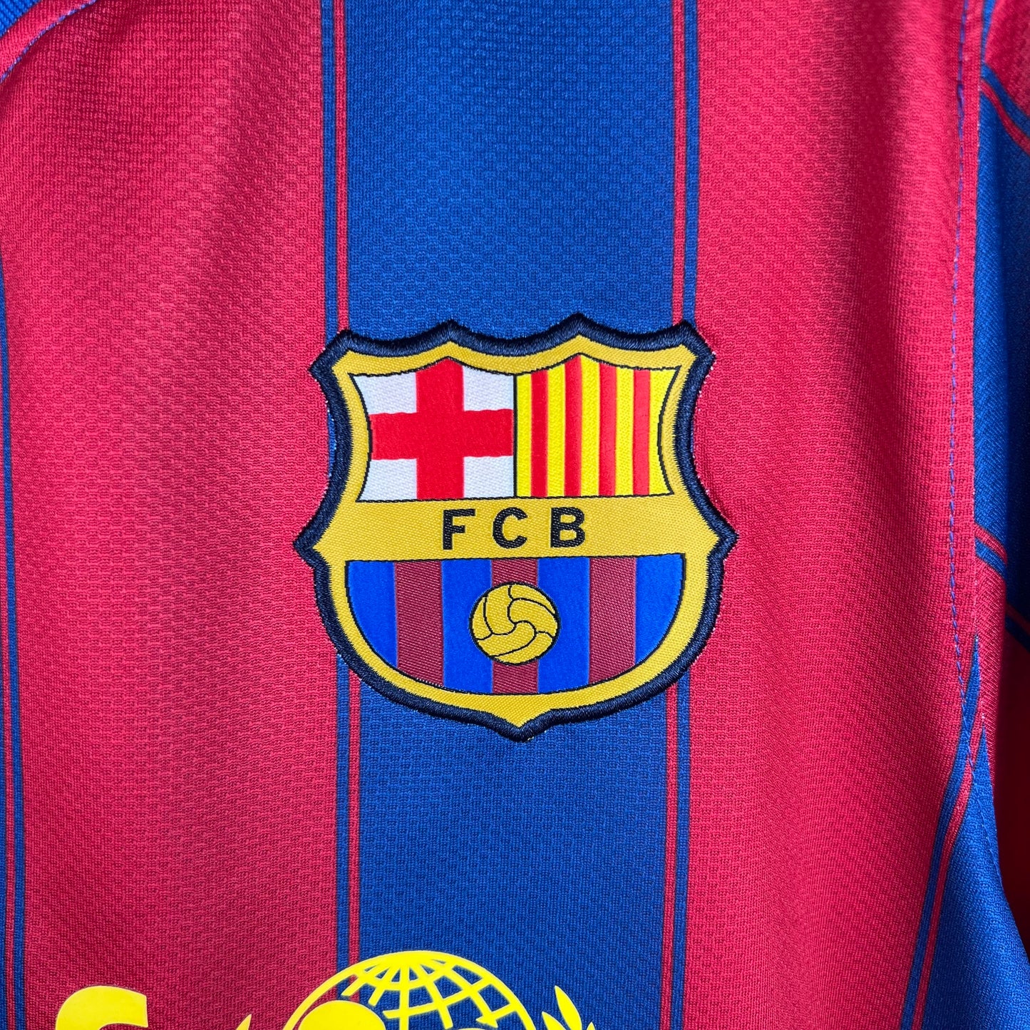 FC Barcelona “UNICEF” 2010–11 — Camiseta home Nike blaugrana (pinstripes)