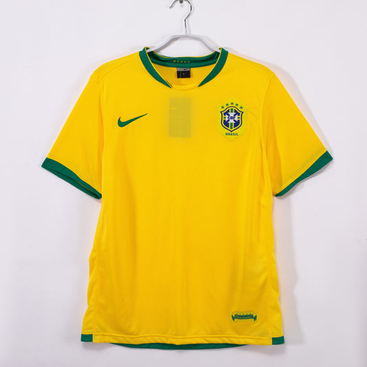 Camiseta Brasil Nike Local 2014/15 (Mundial Brasil 2014) – Amarilla con cuello verde (Dri-FIT)