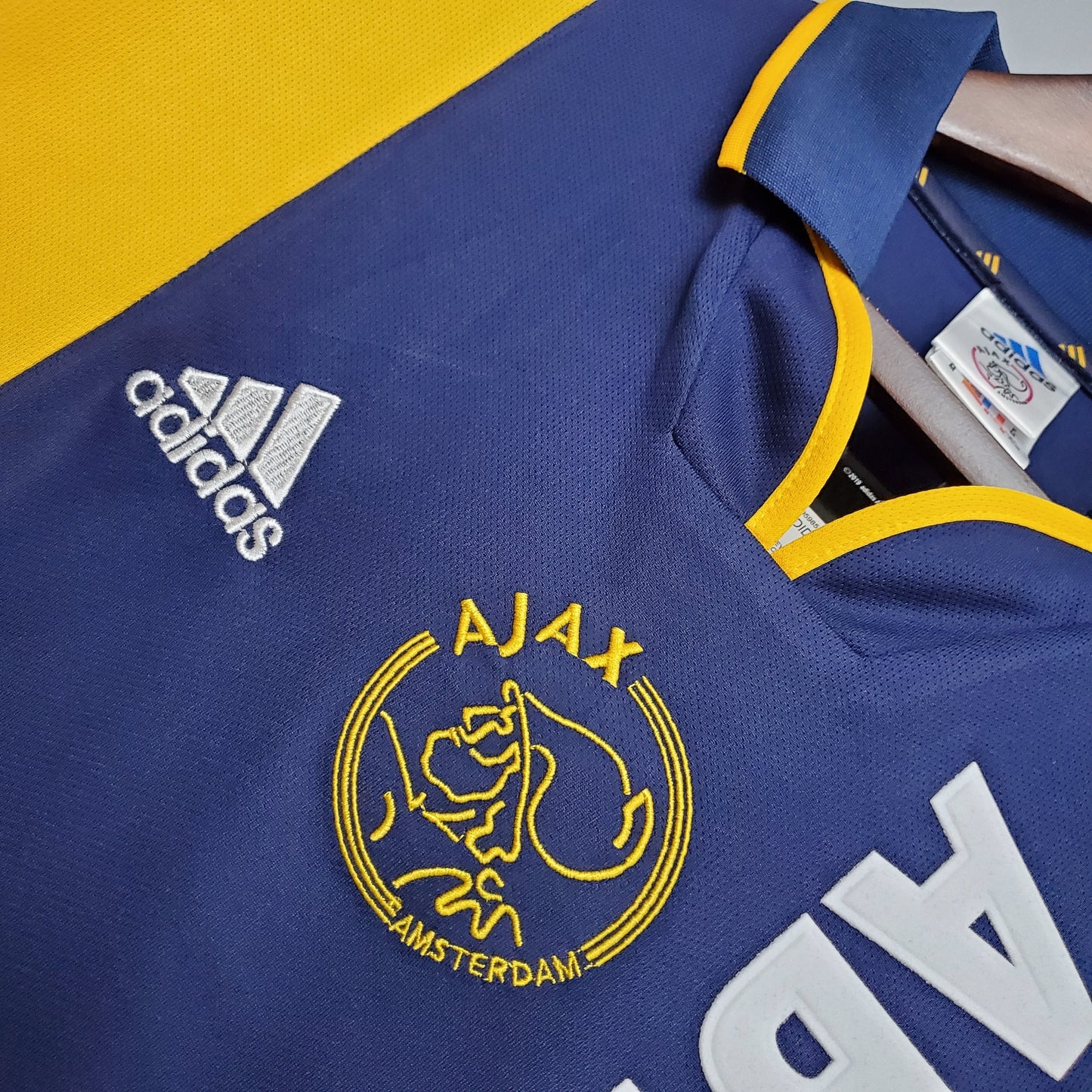Ajax “ABN-AMRO” 2000–01 — Camiseta away Adidas amarilla/azul (cuello polo)