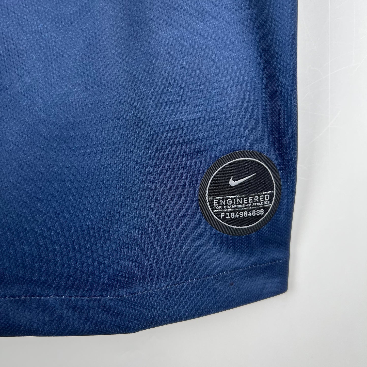 PSG “ALL – Accor Live Limitless” 2019–20 — Camiseta home Nike azul (franja central)
