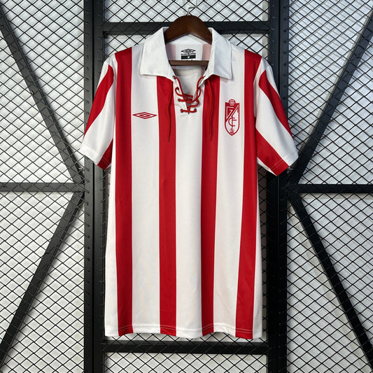 Granada CF Retro Home Umbro – Rayas rojas/blancas con cordones