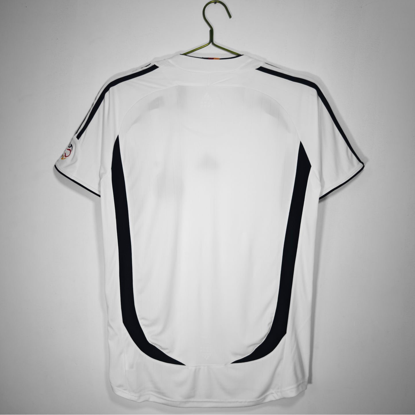 Camiseta Alemania adidas Local 2006/07 (Mundial 2006) – Blanca con detalles negro/rojo/amarillo – Climacool