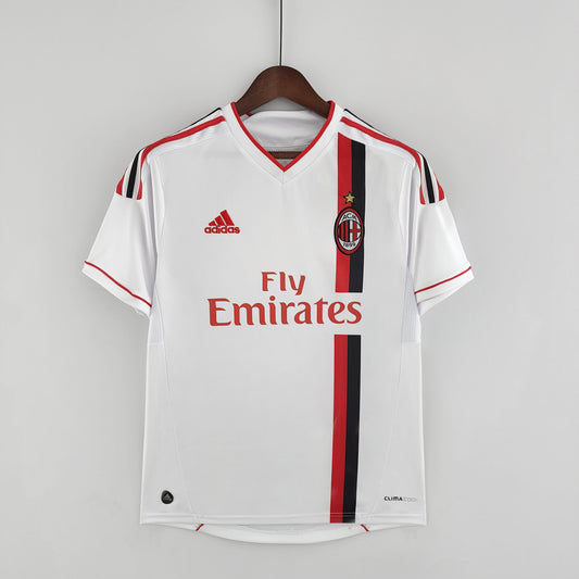 AC Milan 2013–14 Away “Fly Emirates” — Adidas blanca con franja vertical