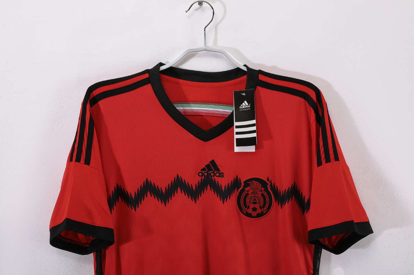 Camiseta México adidas Visitante 2014/15 – Roja con rayo negro (Climacool)