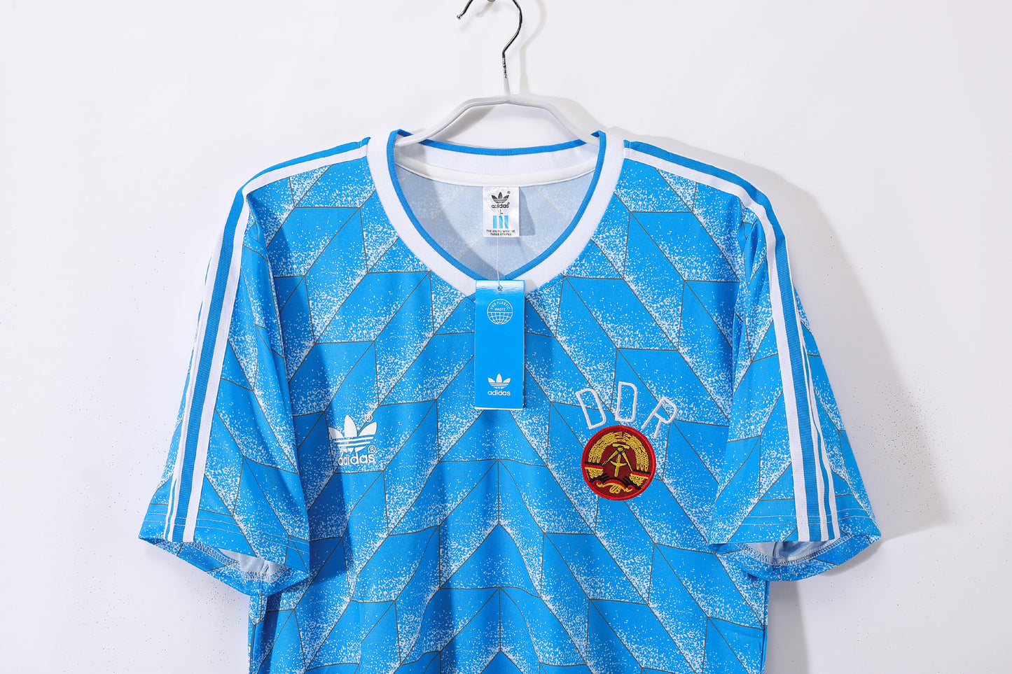Camiseta DDR / Alemania Democrática adidas Visitante 1988–1990 – Azul con patrón geométrico (Trefoil)
