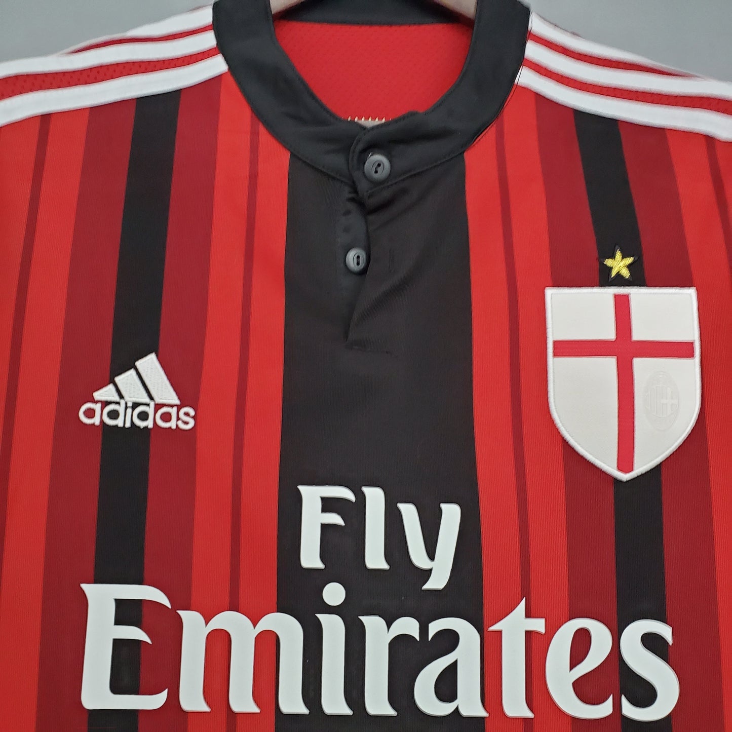 AC Milan Home 2014/15 “Fly Emirates” – adidas (Cruz de Milán)