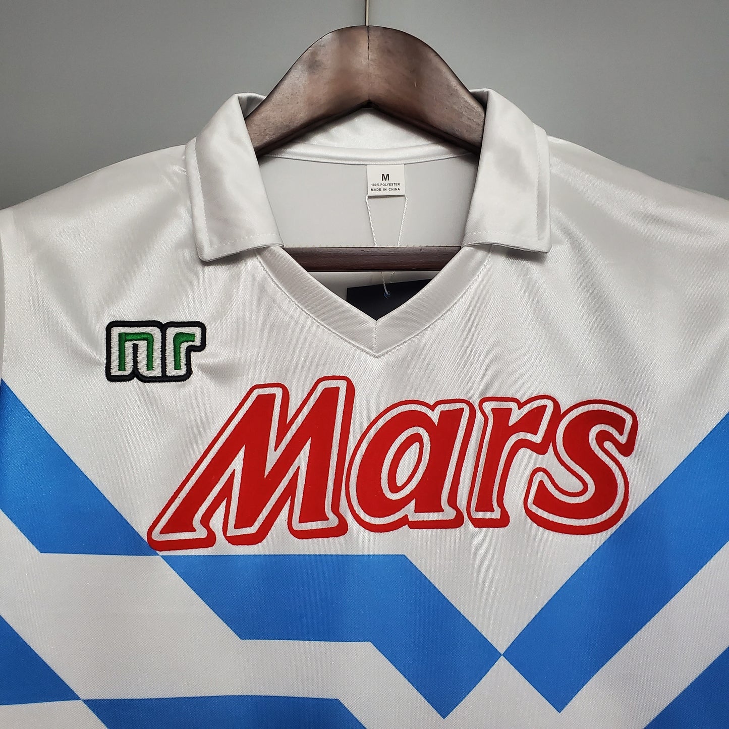 Napoli “Mars” 1988–89 — Camiseta away Ennerre (NR) blanca con chevrones azules