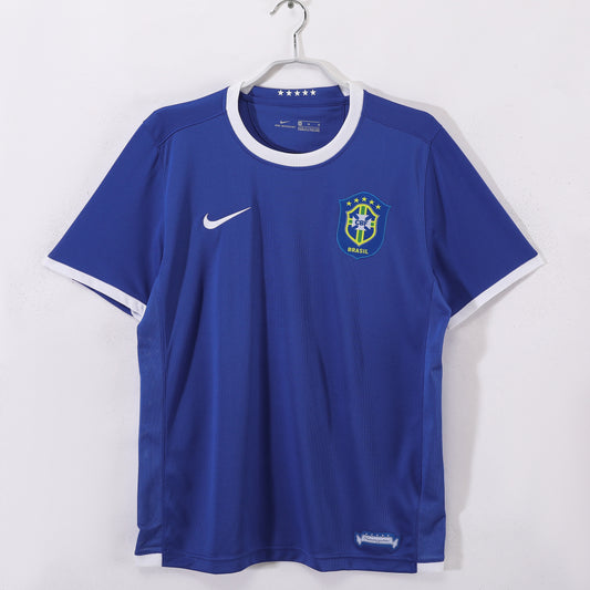 Camiseta Brasil Nike Visitante 2006–2007 – Azul con vivos blancos (Dri-FIT)