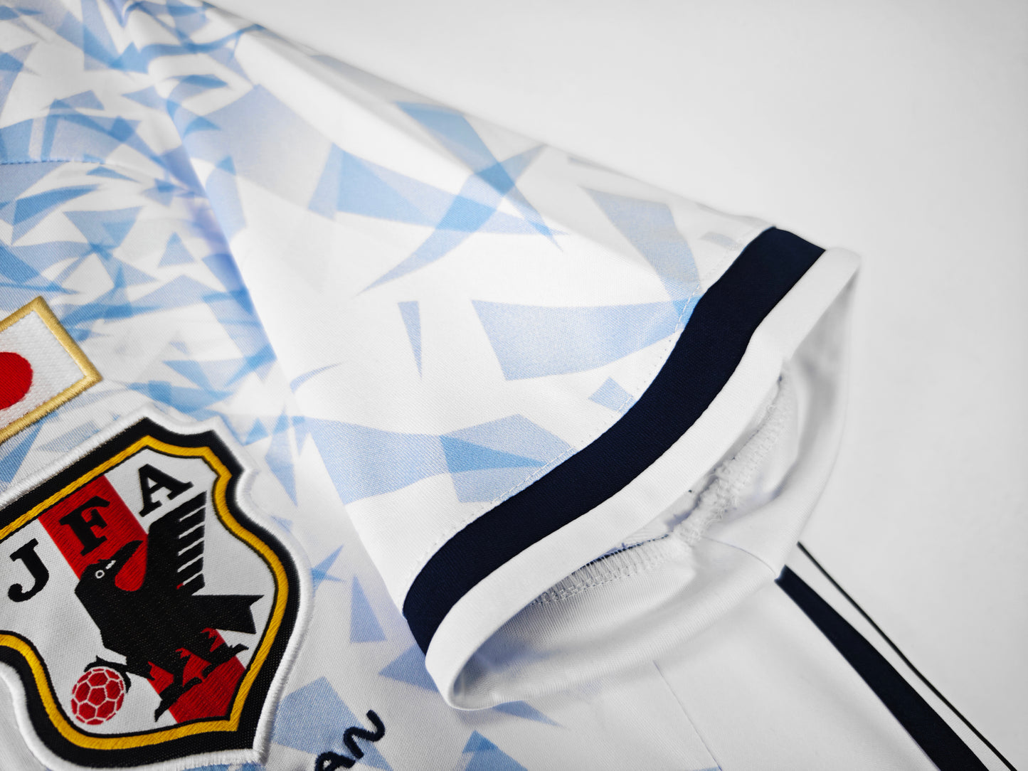 Camiseta Japón adidas Visitante 2011/12 – Blanca con patrón “origami” (Climacool)