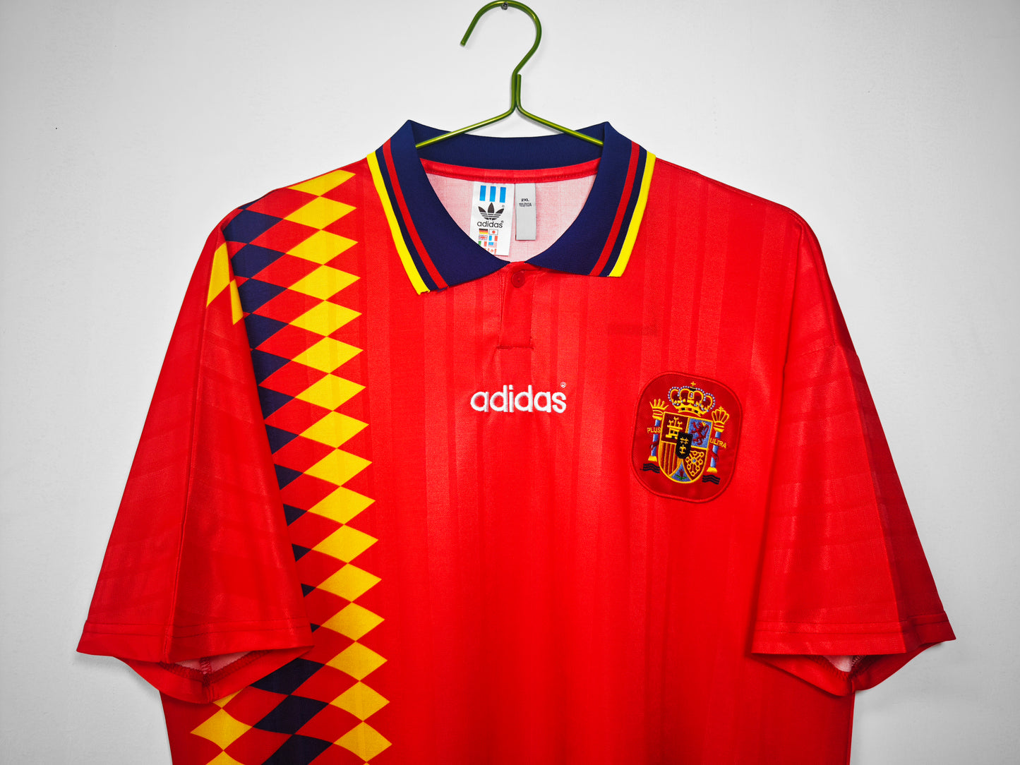 Camiseta España adidas Home 1994–1996 (USA ’94) | Roja con franja de rombos y cuello polo