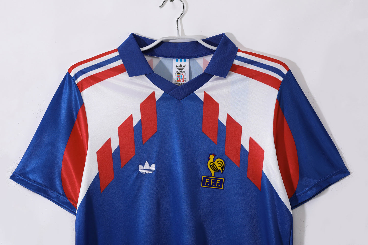 Camiseta Francia adidas Local finales 80s (1988–1990 aprox.) – Azul con chevrons rojos