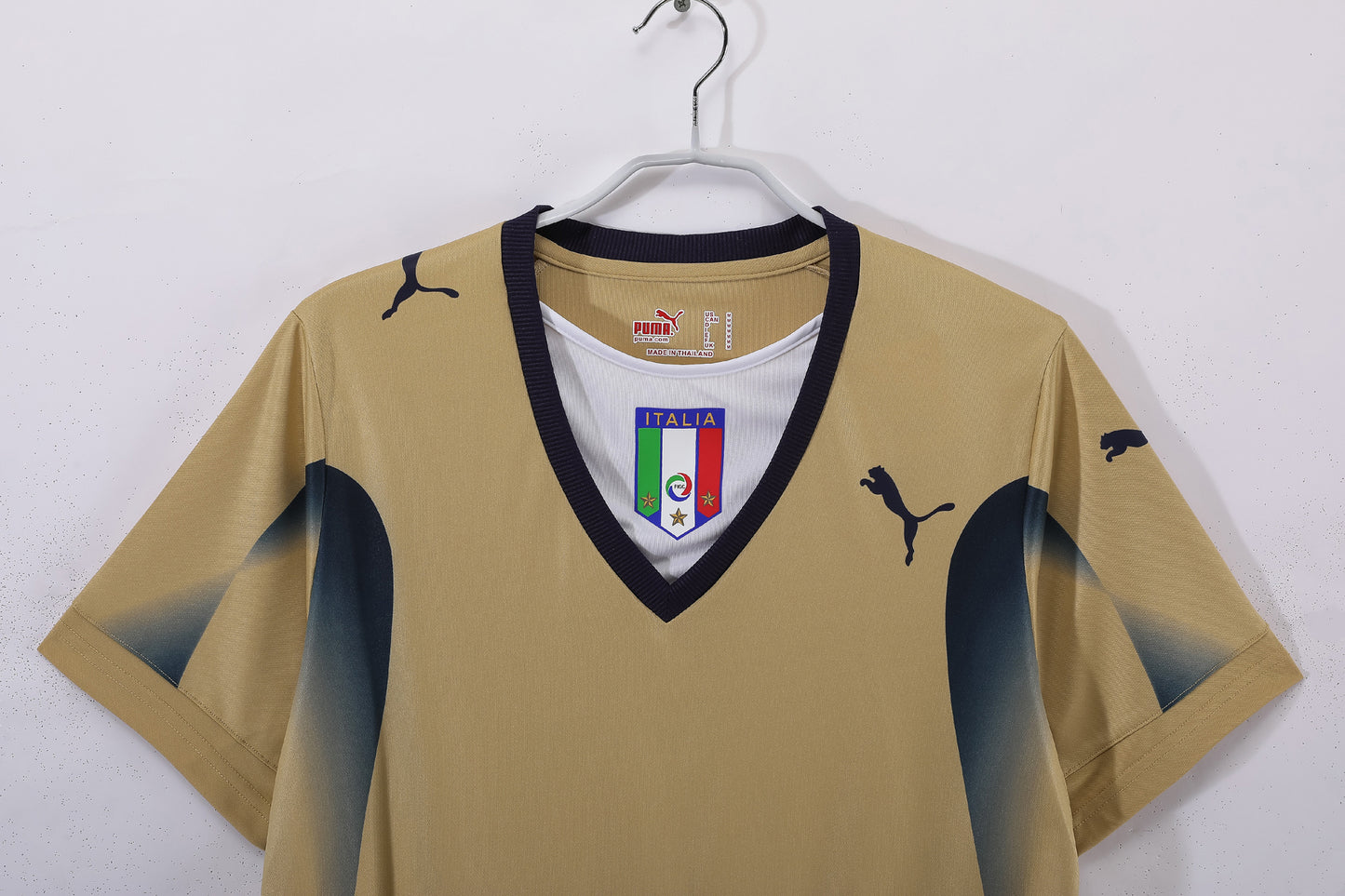 Camiseta Italia Puma Tercera Oro 2006–2007 – Cuello en V – Original